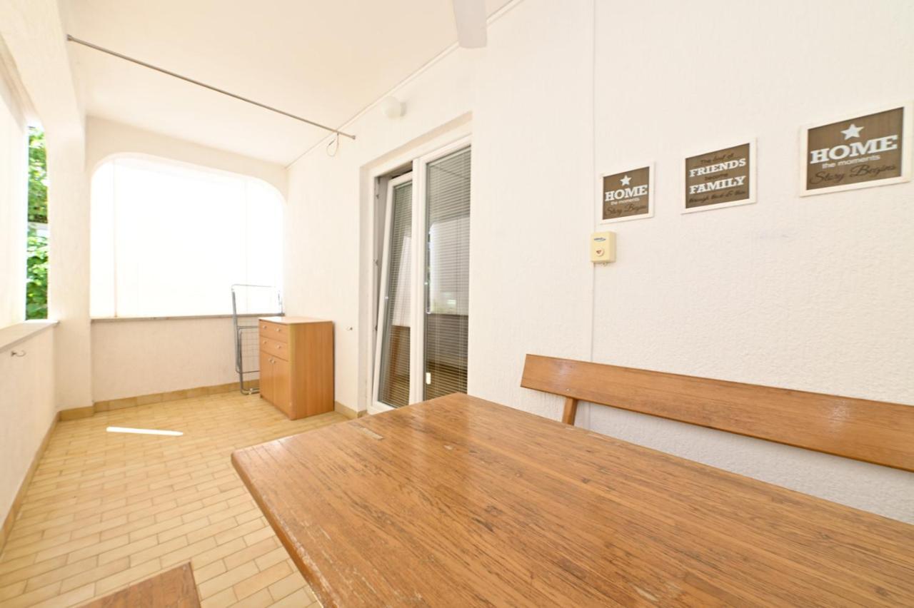 Apartman Blaz Apartment โปเรช ภายนอก รูปภาพ