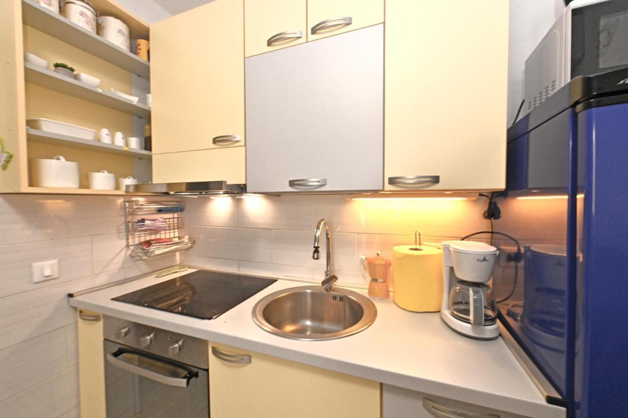 Apartman Blaz Apartment โปเรช ภายนอก รูปภาพ