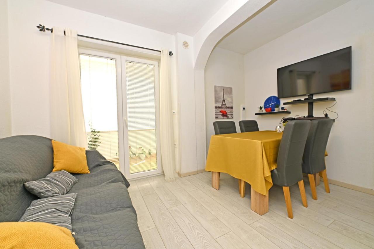 Apartman Blaz Apartment โปเรช ภายนอก รูปภาพ