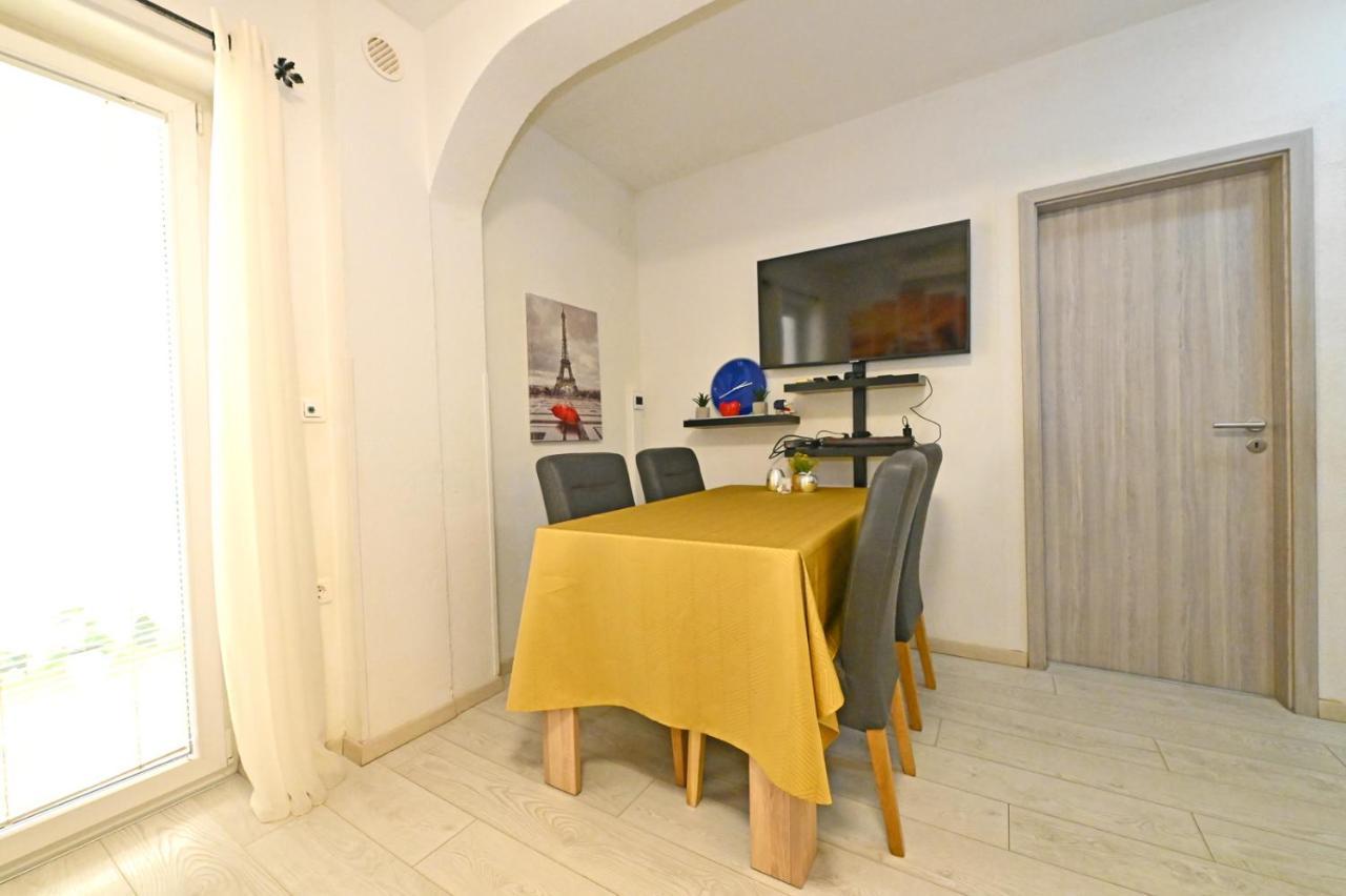 Apartman Blaz Apartment โปเรช ภายนอก รูปภาพ