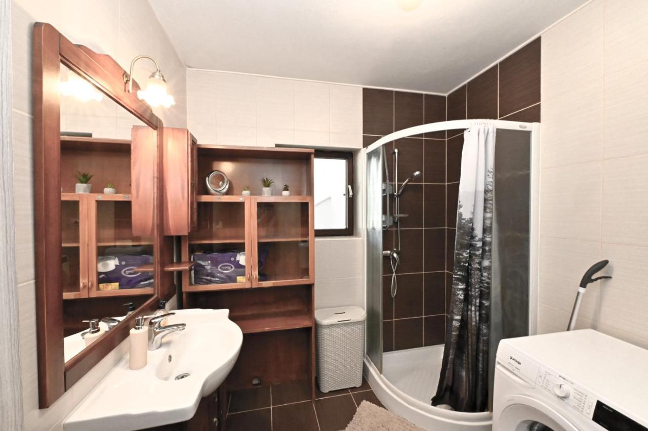 Apartman Blaz Apartment โปเรช ภายนอก รูปภาพ